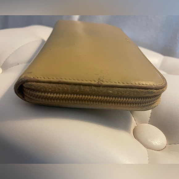 PRADA Smooth Leather Zippy Wallet - Picture 4 of 10